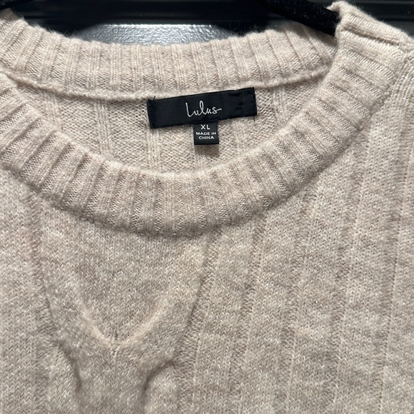 Cozy Beige Cable Knit Sweater - Picture 3 of 5